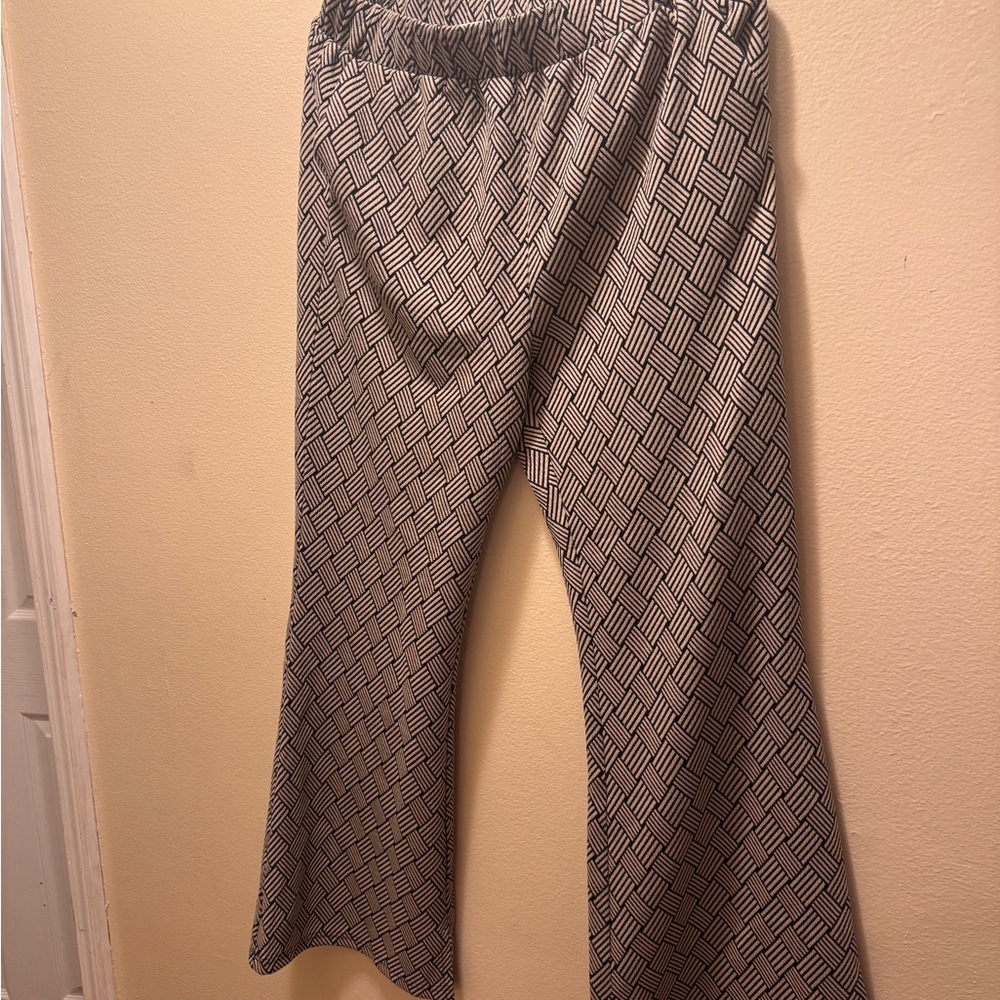 Patterned Outfit Clothing Bundle - image 3